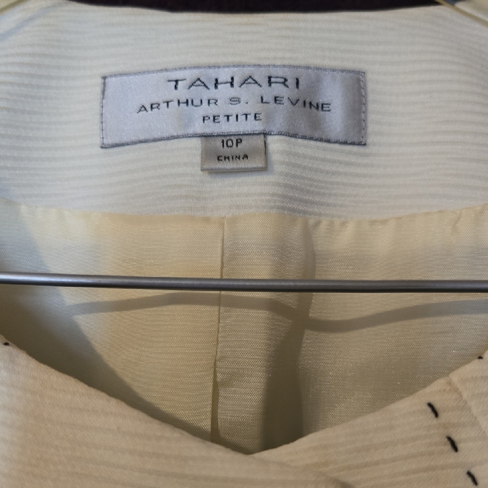 TAHARI White Blazer Classic Tailored Design w/ Black Skirt - Picture 2 of 4